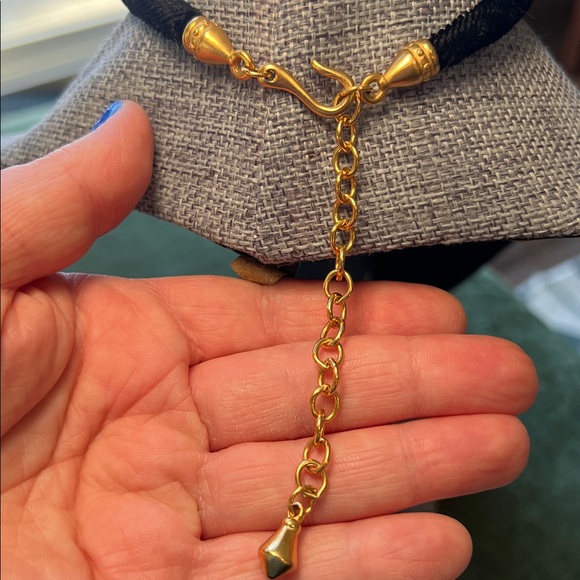 Antique Essex Crystal Reverse Painted Scottie Dog Pendant on Black Velvet Choker - Picture 11 of 11